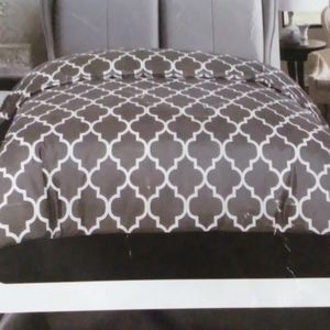 Modern Elegance Queen Size Duvet Cover Gray White